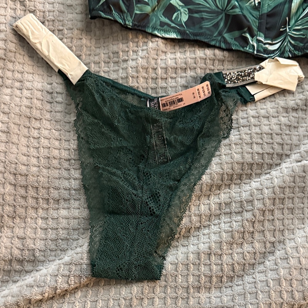 Victoria’s Secret Matching corset and panties sequin Print Lingerie Set - M 34DD - Picture 6 of 11
